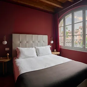 Rego - Boutique & Serenity With Some Off-site In The Heart Of Center , Bergamo Włochy